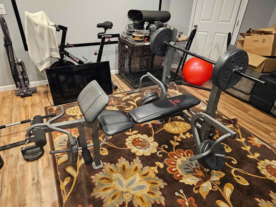 Weight Bench with Adjustable Incline/Decline Back Pad, Integrated Leg Developer, and Preacher Curl Station for Full Body Strength Training