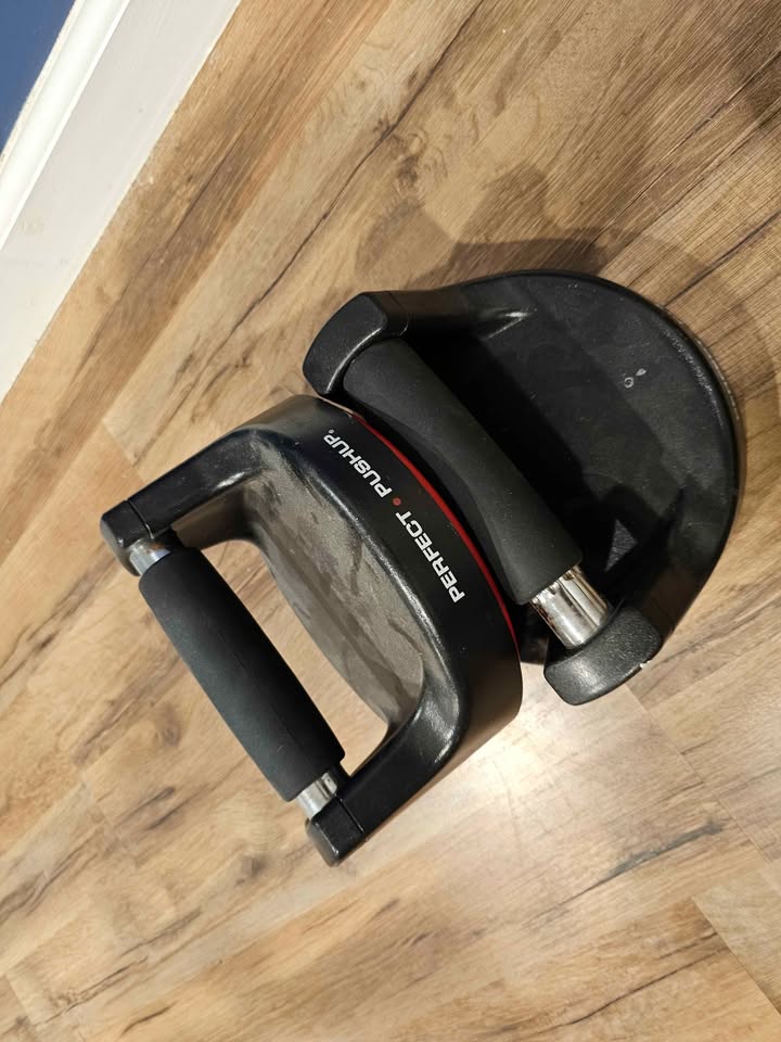 Weight Bench with Adjustable Incline/Decline Back Pad, Integrated Leg Developer, and Preacher Curl Station for Full Body Strength Training