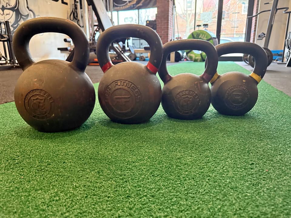 Premium Cast Iron Kettlebell Set for Strength Training and Conditioning – Durable Powder-Coated Kettlebells for Home and Commercial Gym