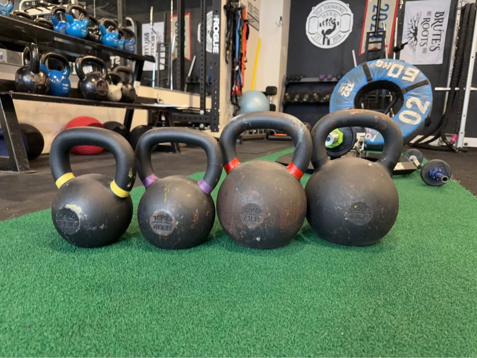 Premium Cast Iron Kettlebell Set for Strength Training and Conditioning – Durable Powder-Coated Kettlebells for Home and Commercial Gym