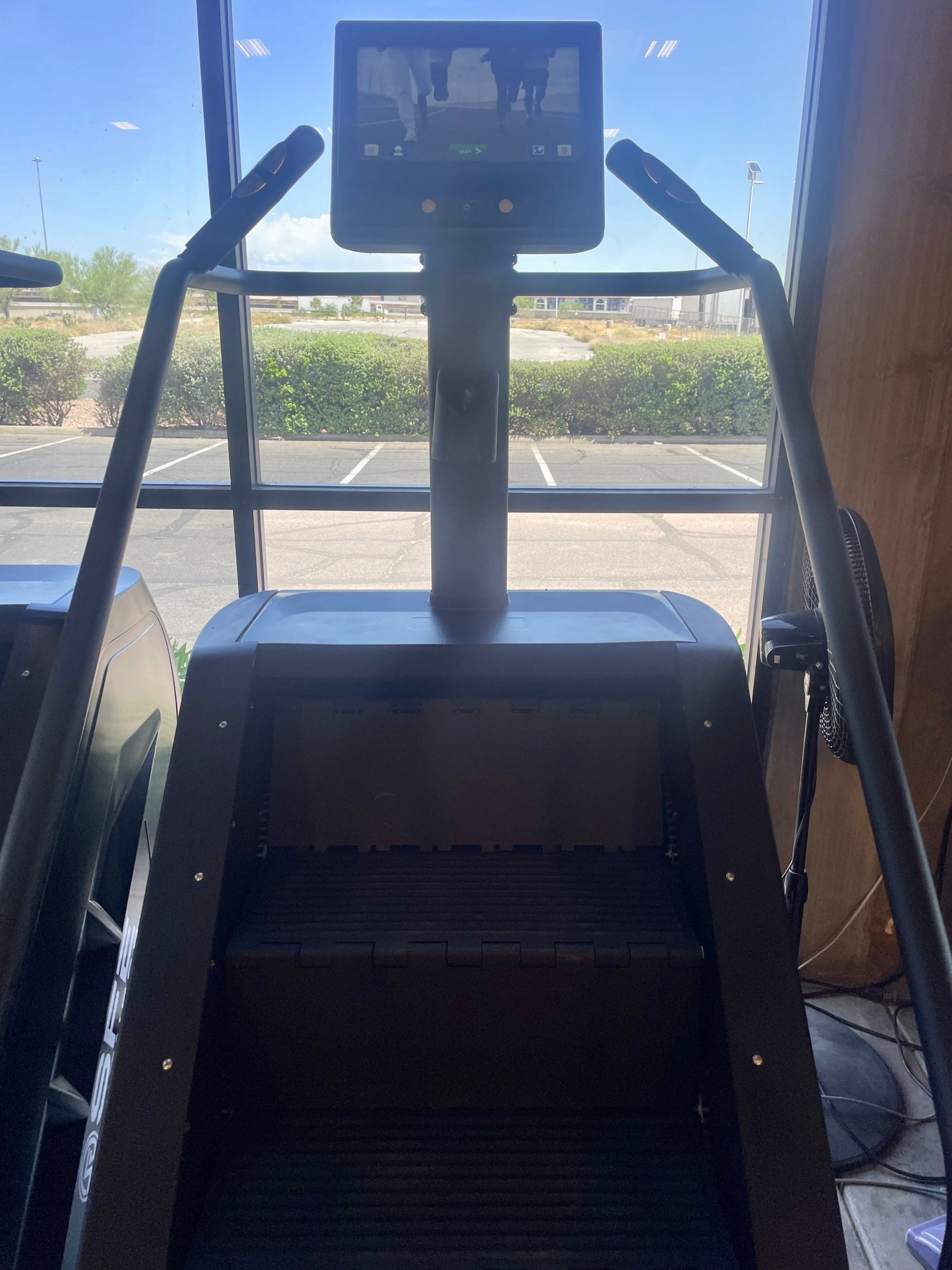 sfe stepmill pro (stairmaster) w/ revolving steps and performance monitor (new)