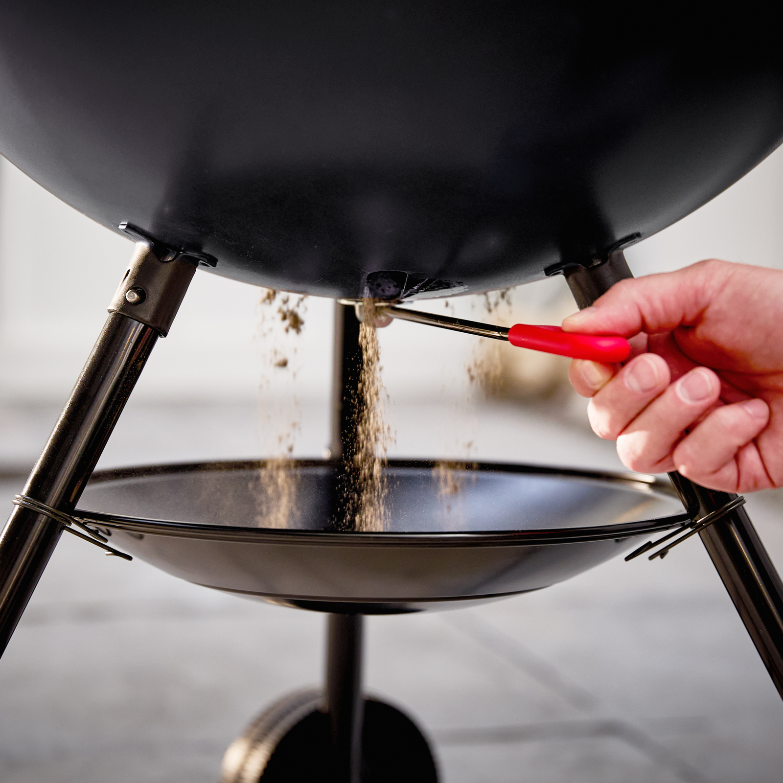22” original kettle® stealth® edition charcoal grill 22” original kettle® stealth® edition charcoal grill