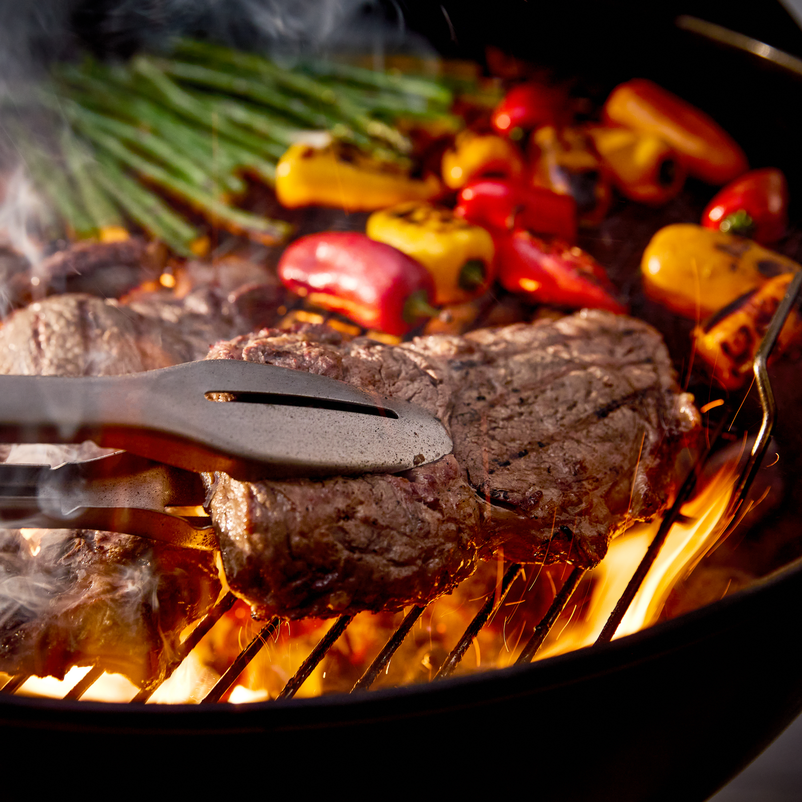 22” original kettle® stealth® edition charcoal grill 22” original kettle® stealth® edition charcoal grill