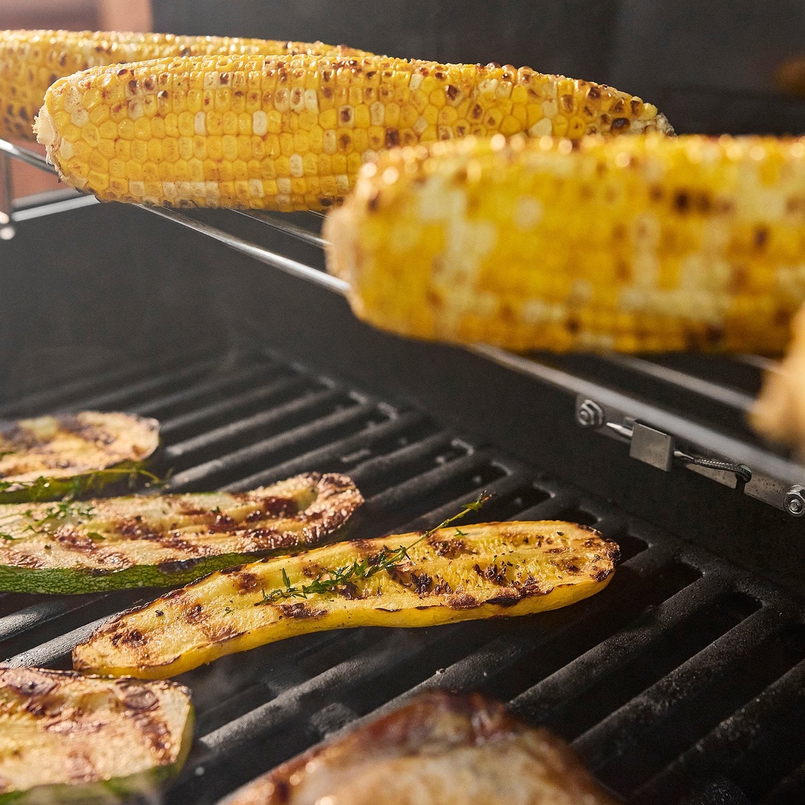 spirit® e 325 gas grill stealth® edition (natural gas) spirit® e 325 gas grill stealth® edition (natural gas)
