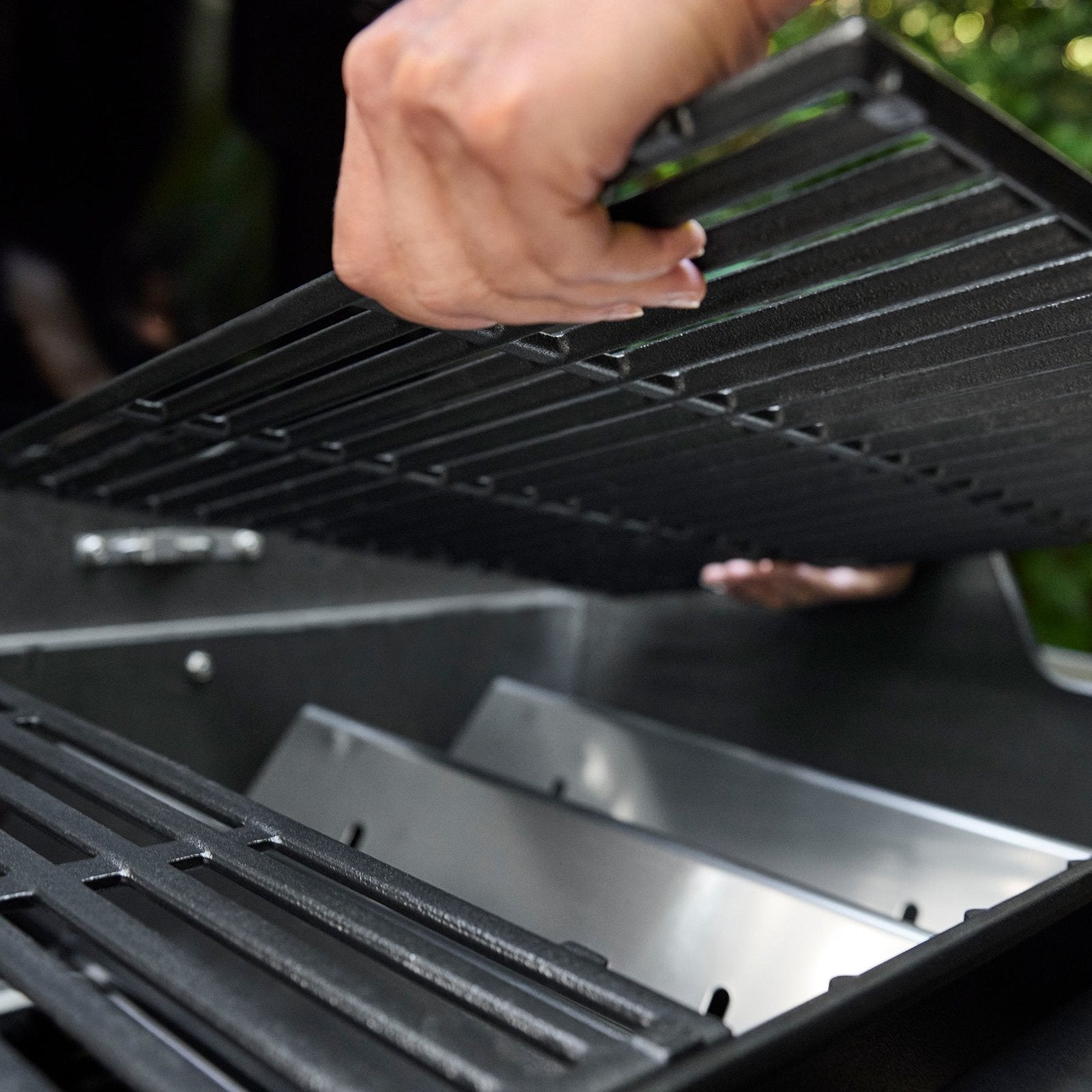 spirit® e 425c gas grill stealth® edition (natural gas) spirit® e 425c gas grill stealth® edition (natural gas)