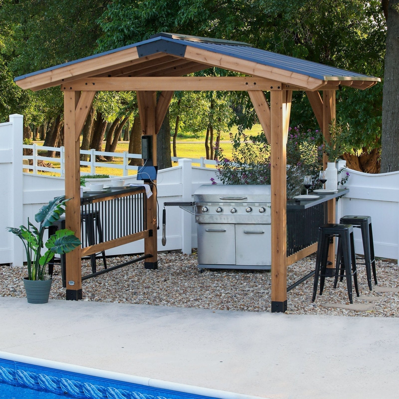 P1_Granada_Grill_Hero-1