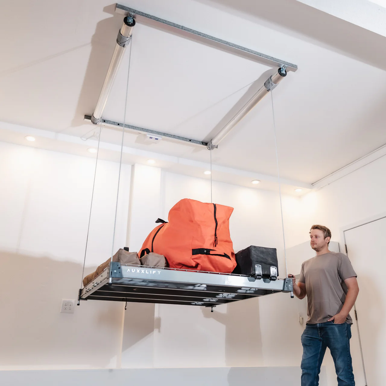 remote controlled heavy lift by auxx lift upto 600 lbs lifting capacity